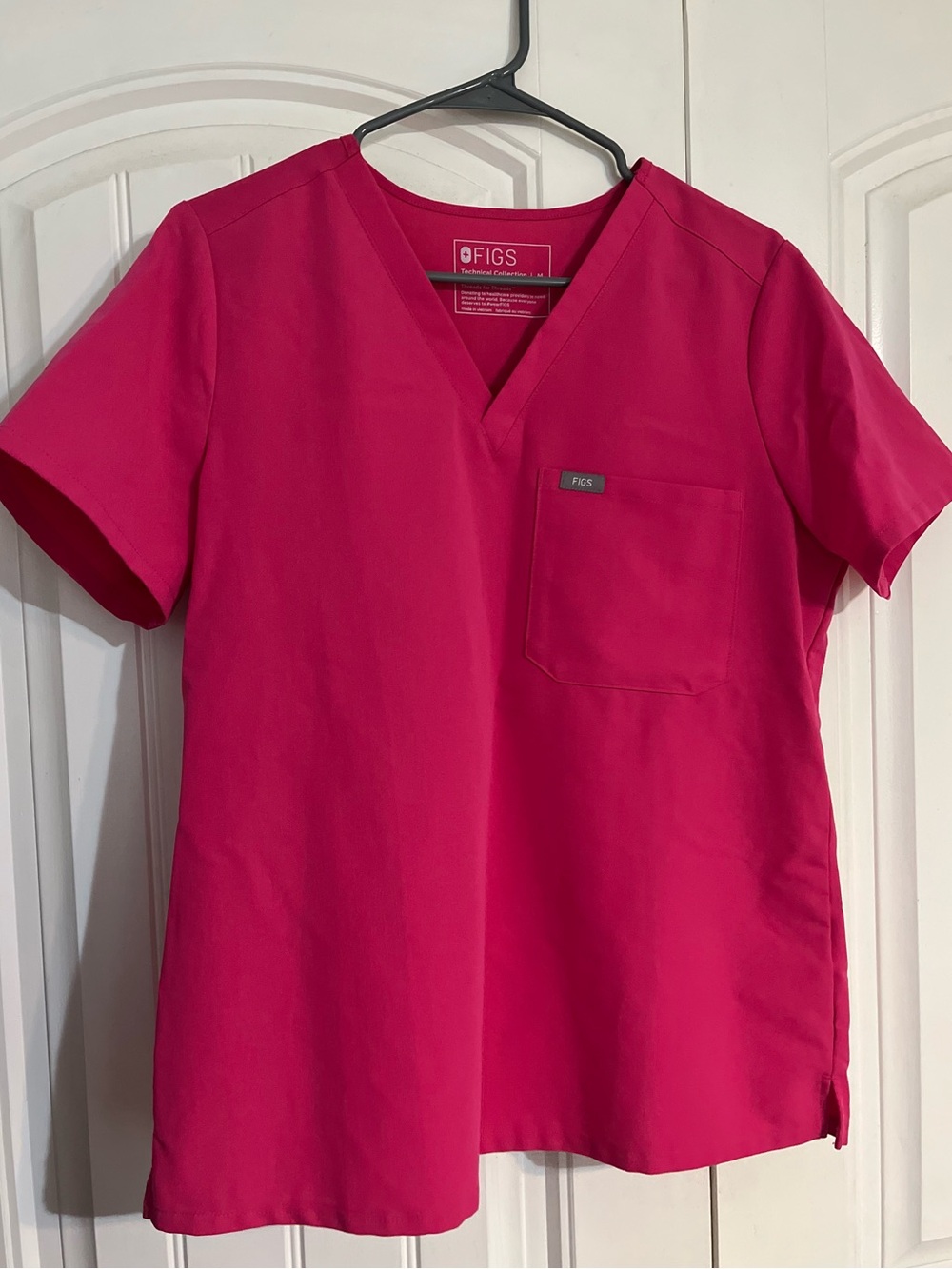 Figs scrub top